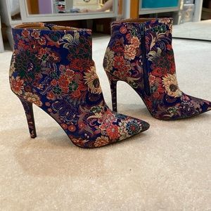 Quipd Floral Booties